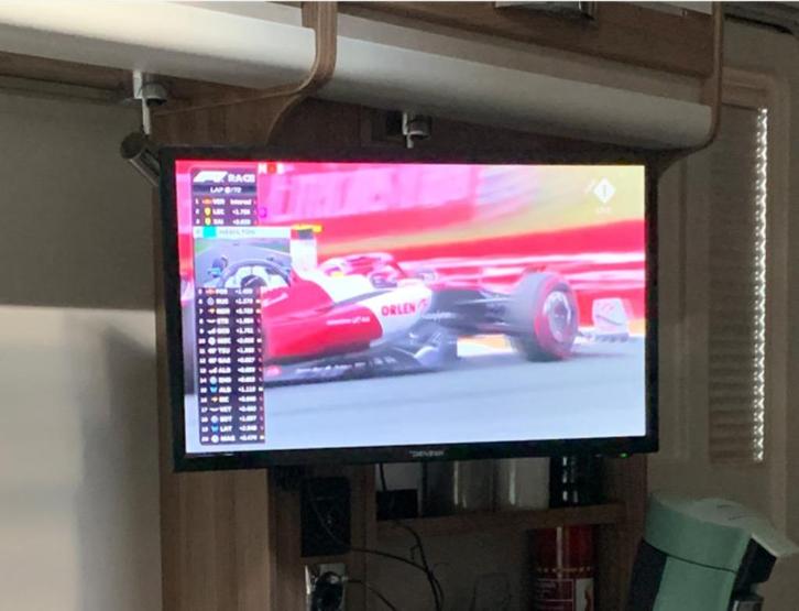 TV set compleet met schotel, Audio, Tv en Foto, Schotelantennes, Zo goed als nieuw, (Schotel)antenne-accessoires, Overige merken