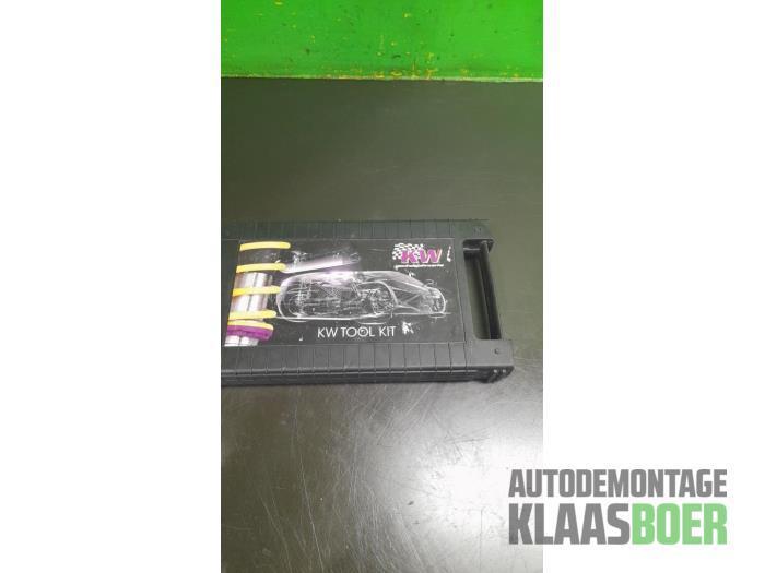 Gereedschap Set van een Chrysler PT Cruiser, Auto-onderdelen, Overige Auto-onderdelen, Chrysler, Gebruikt, 6 maanden garantie