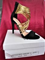 Open velourse stiletto's met enkel en wreefbandjes mt. 36, Ophalen, Pumps, Zwart, Nieuw