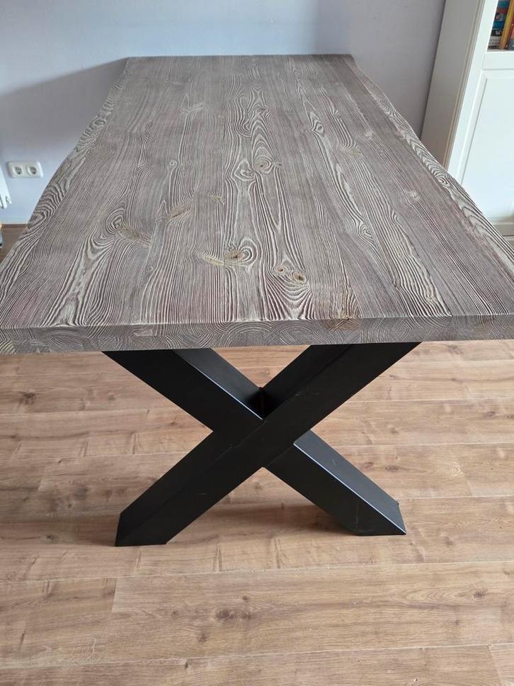 Unieke Eetkamertafel met Metalen Kruispoten, Huis en Inrichting, Tafels | Eettafels, Zo goed als nieuw, 50 tot 100 cm, 200 cm of meer