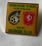 Voetbal pin Fortuna Sittard-FC Twente 23-24, Verzamelen, Speldjes, Pins en Buttons, Ophalen of Verzenden