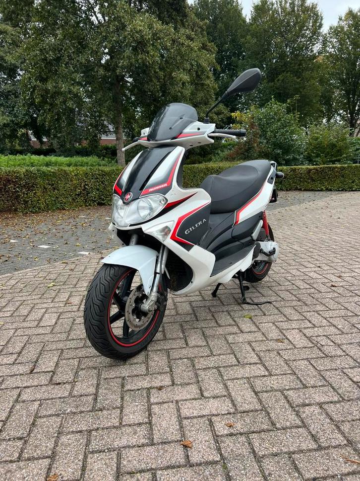 Gilera Runner RST, Fietsen en Brommers, Scooters | Piaggio, Zo goed als nieuw, Overige modellen, Benzine, Ophalen