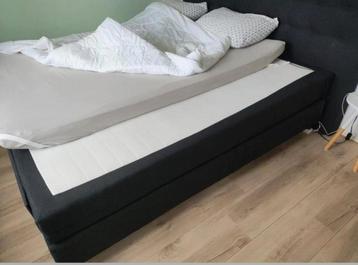 Elektrisch verstelbare boxspring 180x200 beschikbaar voor biedingen