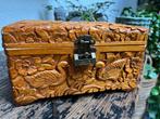 Chinese houtsnijwerk kist bloemen vogels chinees handwerk, Huis en Inrichting, Woonaccessoires | Kisten, Gebruikt, Minder dan 50 cm