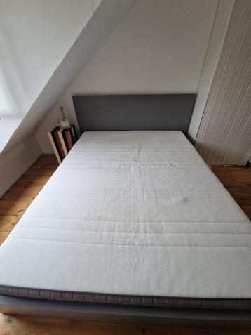 Bed MALM Ikea + matras - afbeelding 2