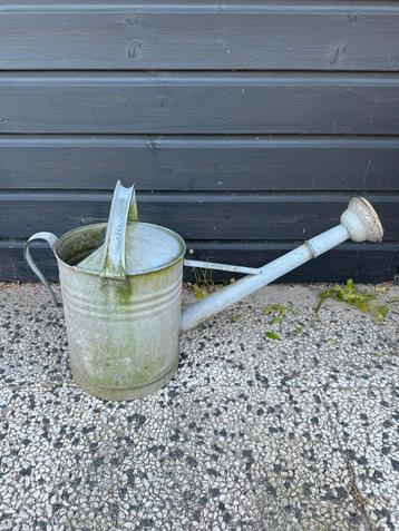 Oude vintage zinken gieter met sproeikop 10L beschikbaar voor biedingen