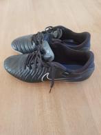 Voetbalschoenen Nike Tiempo 40,5, Sport en Fitness, Voetbal, Maat XS of kleiner, Ophalen of Verzenden, Gebruikt, Schoenen