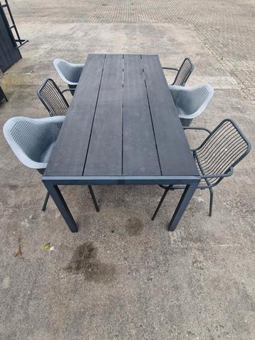 Tuintafel Set  beschikbaar voor biedingen