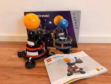 Aarde en de maan in beweging Lego (42179) beschikbaar voor biedingen