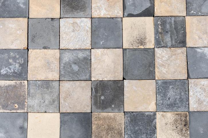 Antieke estrikken tegels wit/grijs 51M2 zéér bijzonder 16x16, Doe-het-zelf en Verbouw, Vloerdelen en Plavuizen, Gebruikt, Overige typen