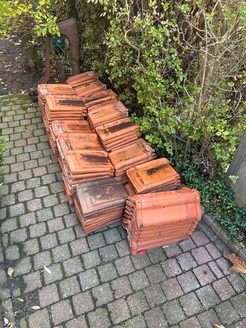 Gebruikte Dakpannen & Nokvorsten - Stapel beschikbaar voor biedingen