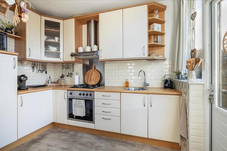 Hoekkeuken met inbouwapparatuur, Huis en Inrichting, Keuken | Complete keukens, Gebruikt, Hoekkeuken, Wit, Hout, Ophalen