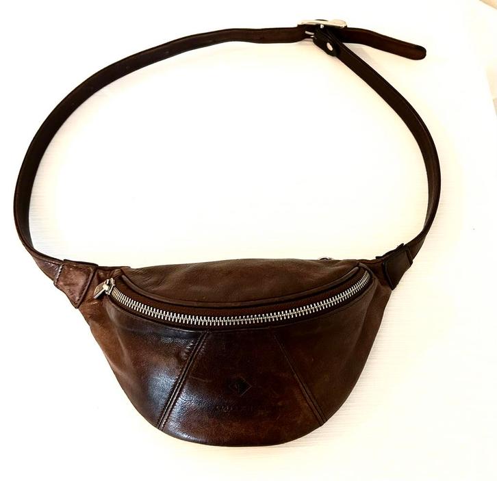 Claudio Ferrici vintage heuptasje schoudertasje leer bruin, Sieraden, Tassen en Uiterlijk, Tassen | Damestassen, Gebruikt, Schoudertasje