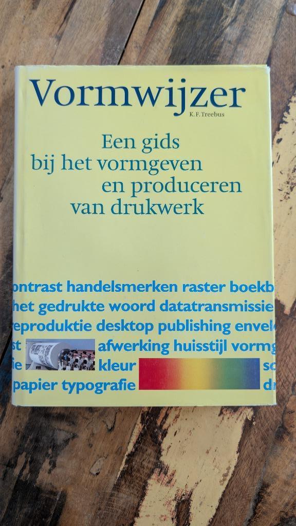 Vormwijzer – Guide to Graphic Design & Print Production, Boeken, Kunst en Cultuur | Fotografie en Design, Zo goed als nieuw, Overige onderwerpen
