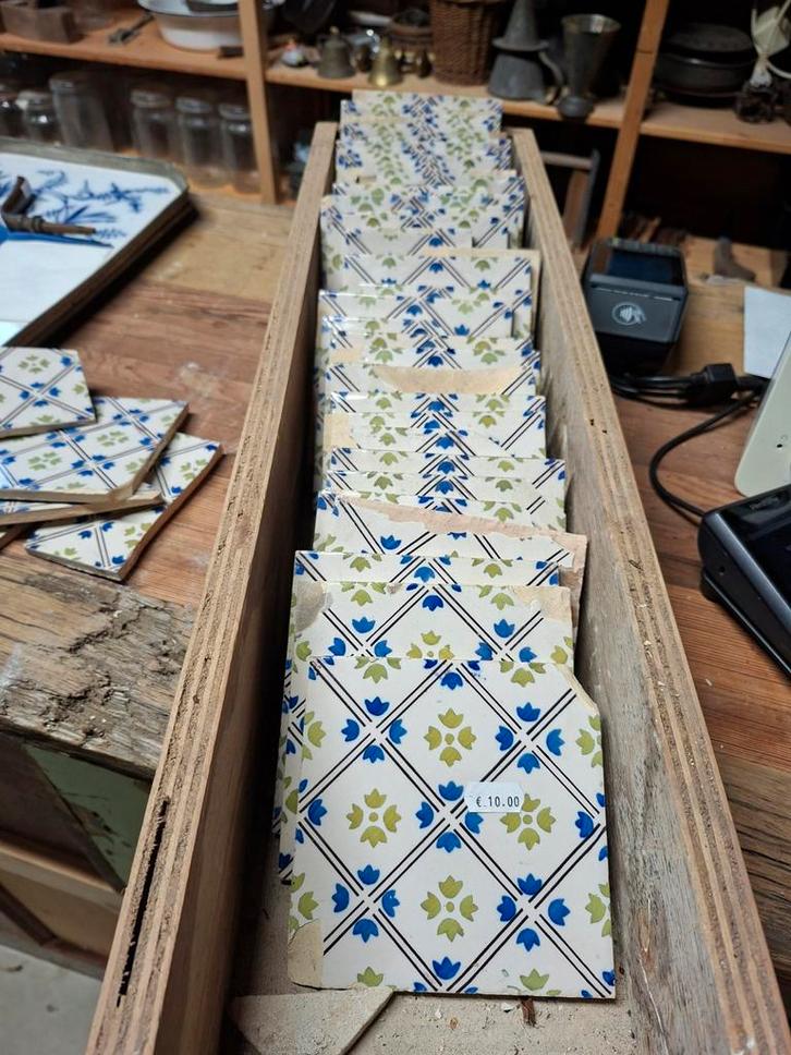 Diverse oude wand- en vloertegels, Antiek en Kunst, Antiek | Wandborden en Tegels, Ophalen