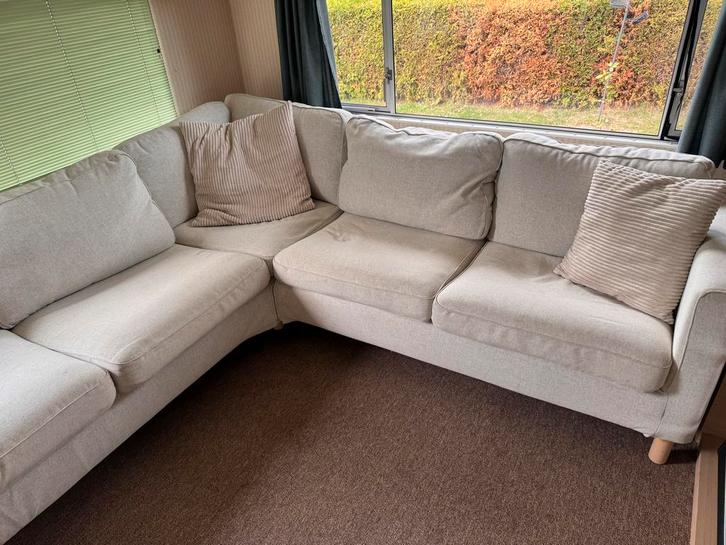 Nette hoekbank - Wegens verkoop caravan, Huis en Inrichting, Banken | Bankstellen, Zo goed als nieuw, Hoekbank, Vierpersoons of meer