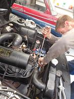 Oldtimer Youngtimer auto garage onderhoud reparatie monteur