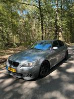 BMW 5-Serie 3.0 I 530 AUT 2003 Grijs, Auto's, BMW, Automaat, Achterwielaandrijving, 2000 kg, Particulier