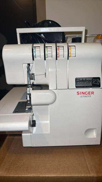 Singer Ultralock Lockmachine - Goed Onderhouden beschikbaar voor biedingen