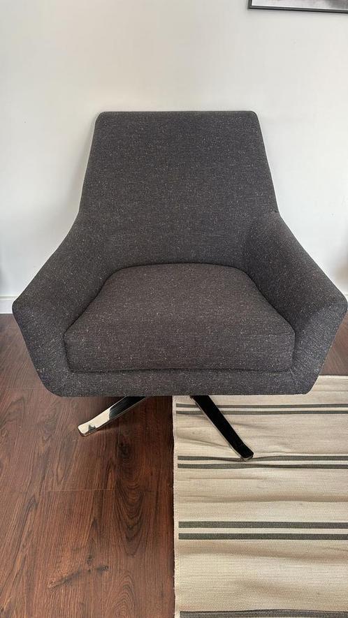 West Elm Lucas Swivel Chairs, Huis en Inrichting, Fauteuils, Zo goed als nieuw, Ophalen