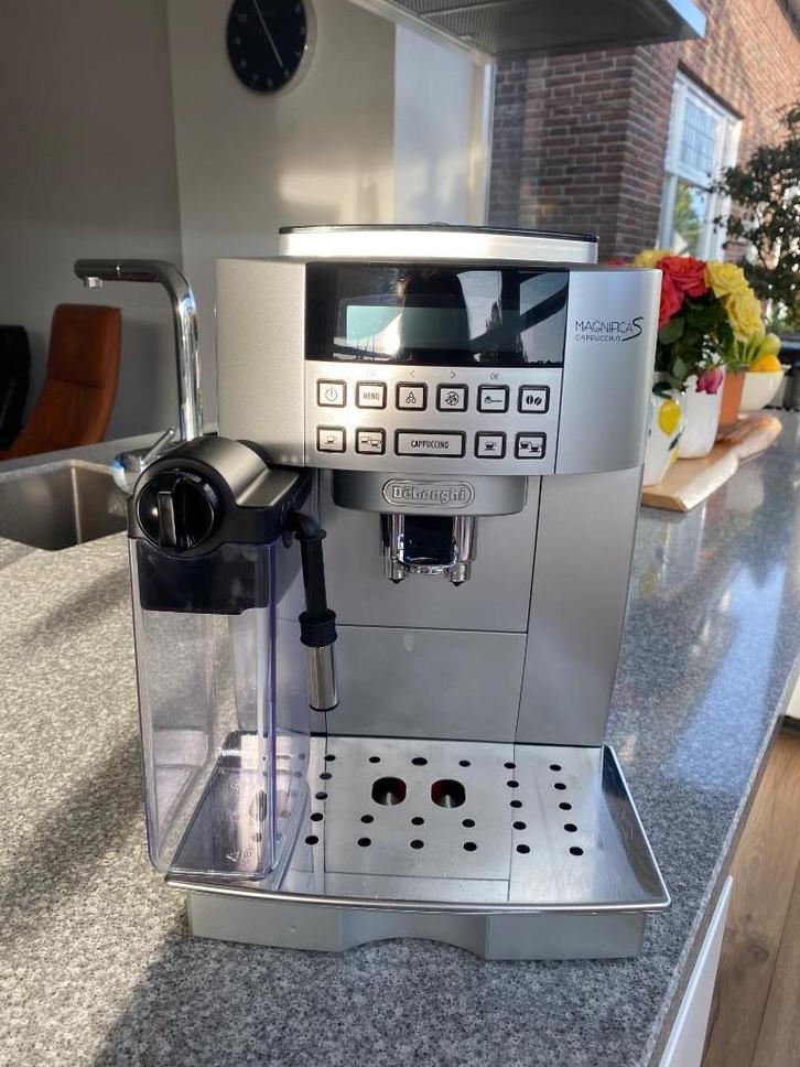 Delonghi ECAM 22.360.S Magnifica S, Witgoed en Apparatuur, Koffiezetapparaten, Gebruikt, Gemalen koffie, Koffiebonen, Koffiemachine