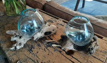 Gesmolten  glas op hout beschikbaar voor biedingen