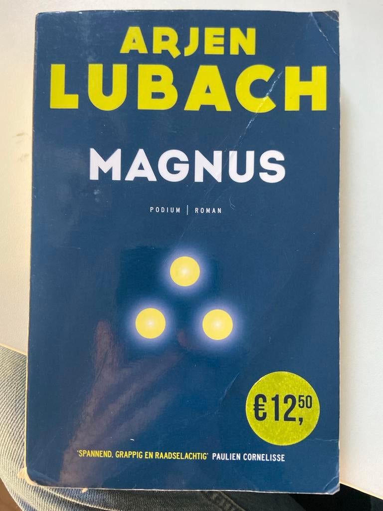 Arjen Lubach - Magnus (Roman), Ophalen of Verzenden, Gelezen, Nederland
