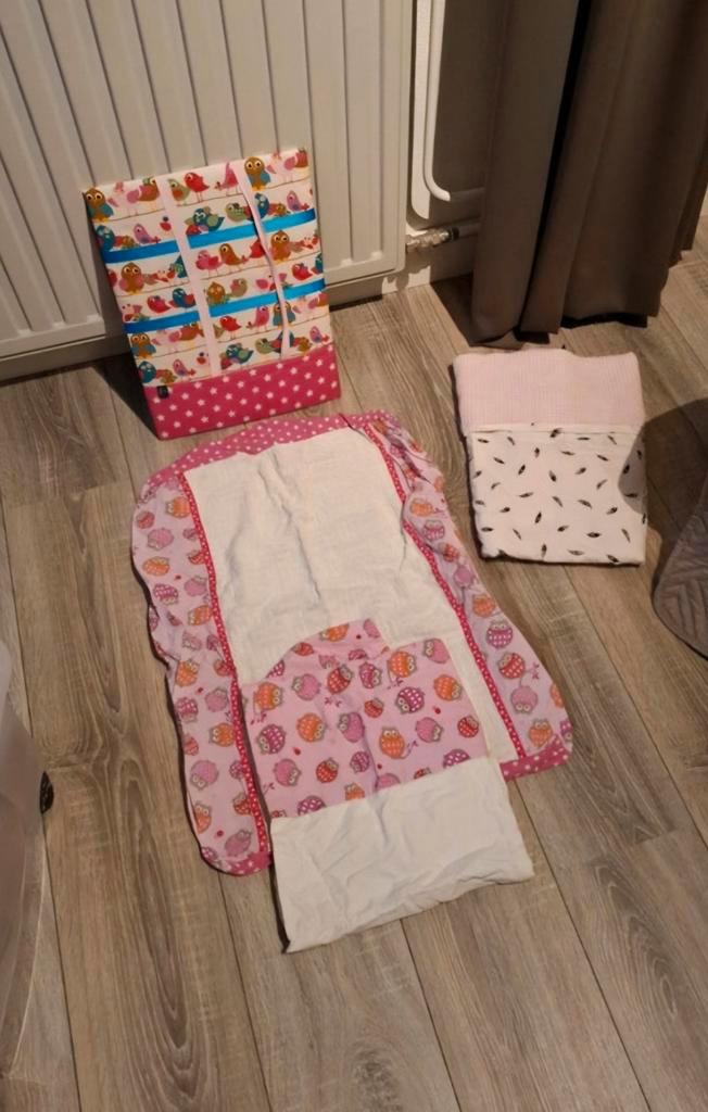 Pakketje beddengoed/knipjesbord uilen thema, Kinderen en Baby's, Kinderkamer | Beddengoed, Zo goed als nieuw, Meisje, Ophalen of Verzenden