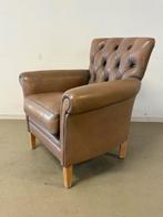 Klassieke Engelse Chesterfield fauteuil in leer met capitons, Huis en Inrichting, Fauteuils, Ophalen, Gebruikt, Minder dan 75 cm