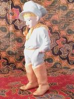 Mooi oud beeldje uit Engeland van jongen met pijp 28,2 cm., Antiek en Kunst, Antiek | Porselein, Ophalen of Verzenden