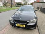 BMW 3-Serie (e90) 2.0 I 320 2008 Zwart, Auto's, Origineel Nederlands, Te koop, 5 stoelen, 1400 kg