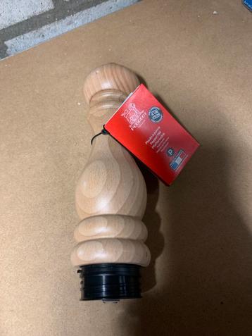 Peugeot Houten Pepermolen beschikbaar voor biedingen