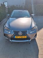 Lexus IS 300h Hybrid 223pk CVT 2017 Grijs, Auto's, Lexus, Automaat, Achterwielaandrijving, 181 pk, 23 km/l