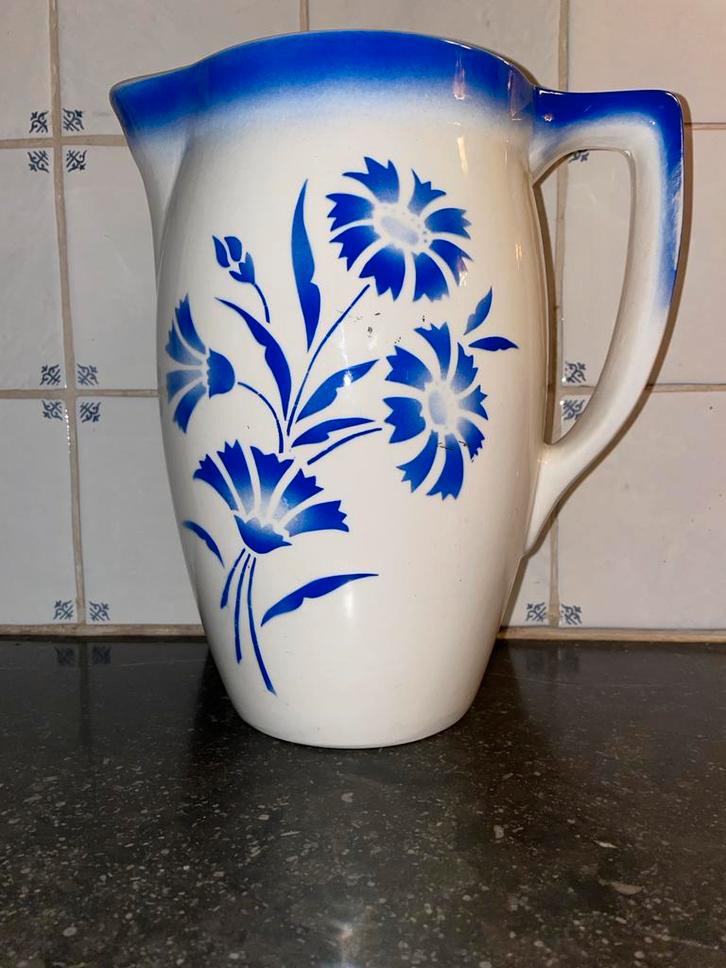 Vintage Blauw-Wit Waterkan boch freres la louviere, Huis en Inrichting, Woonaccessoires | Vazen, Zo goed als nieuw, Blauw, 75 cm of meer