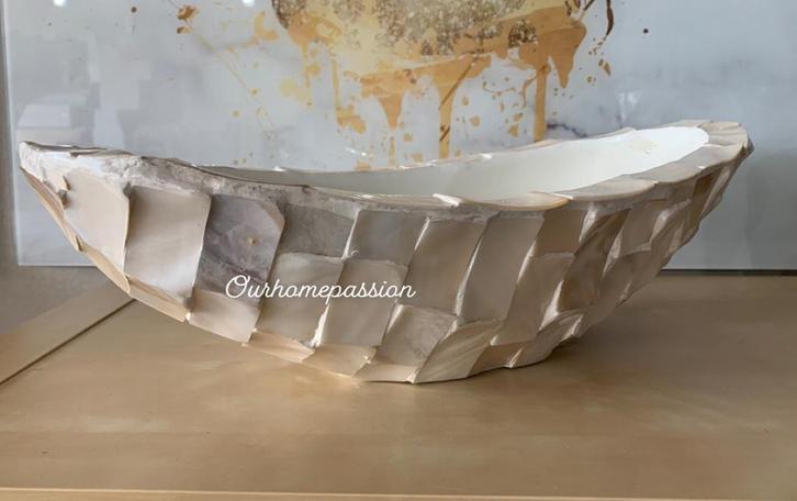SCHELPEN VAAS MOTHER OF PEARL ERIC KUSTER CREME SCHELPENVAAS, Huis en Inrichting, Woonaccessoires | Vazen, Nieuw, Overige kleuren