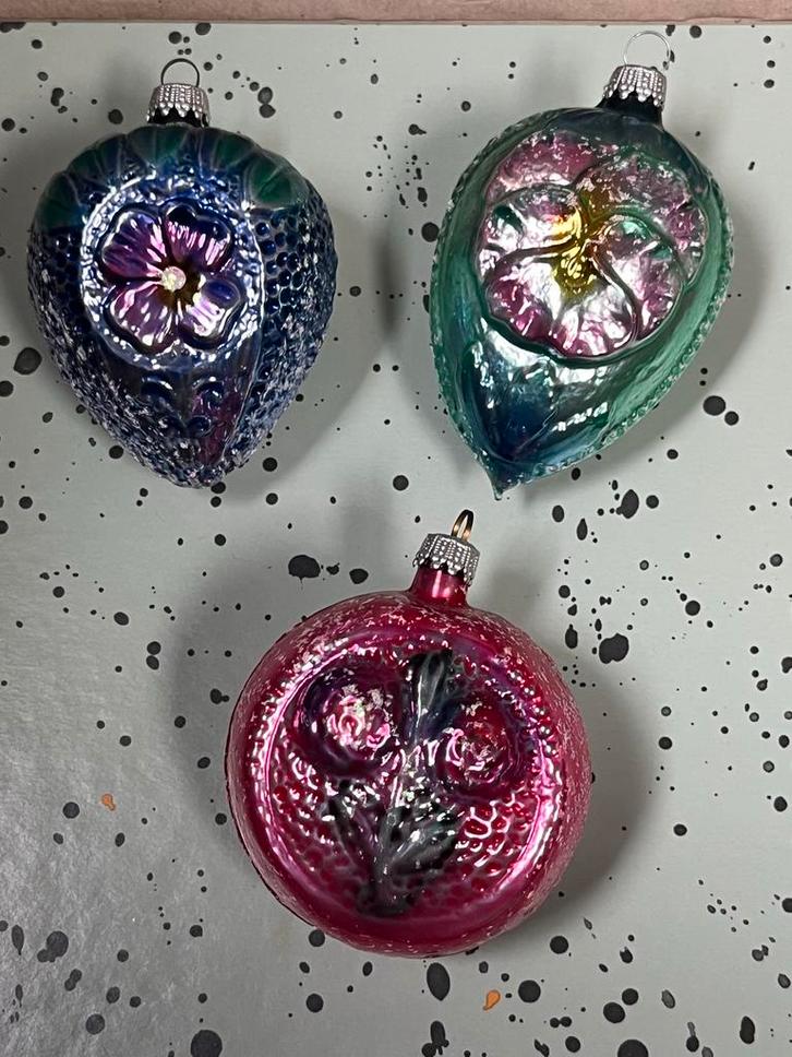 Vintage kerstballen met bloemen uit west Germany, Diversen, Kerst, Gebruikt, Ophalen of Verzenden