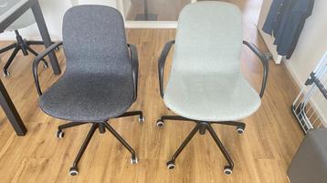 2x Zwarte & 2x Grijze Stoelen met wieltjes beschikbaar voor biedingen