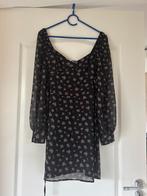 Nette zwarte jurk met bloemenprint, Kleding | Dames, Jurken, Maat 38/40 (M), NA-KD, Zwart, Ophalen of Verzenden