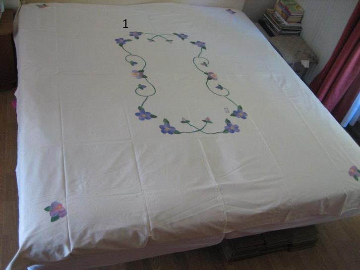 Nieuwe dekbedovertrek met met applicaties bloemen, Huis en Inrichting, Slaapkamer | Beddengoed, Nieuw, Dekbedovertrek, Tweepersoons