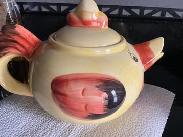 Theepot kip beschikbaar voor biedingen