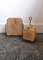 Broodplanken en onderzetters in een zwart rekje, Ophalen of Verzenden, Zo goed als nieuw