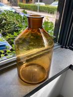 Oude laboratoriumfles vaas fles, Huis en Inrichting, Woonaccessoires | Vazen, Ophalen, Geel, Minder dan 50 cm, Glas