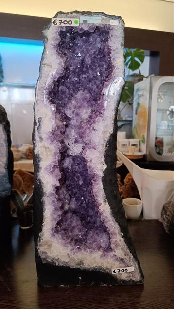 Prachtige amatist geode  beschikbaar voor biedingen