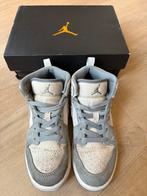 Nike Jordan 1 mid SE (PS) Coconut Milk. Maat 32, Gebruikt, Meisje, Schoenen, Ophalen of Verzenden