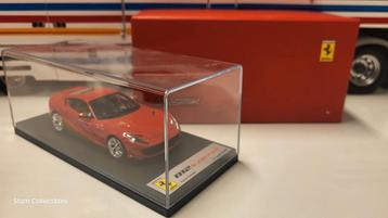 Looksmart Ferrari 812 Superfast Rosso Scuderia  beschikbaar voor biedingen
