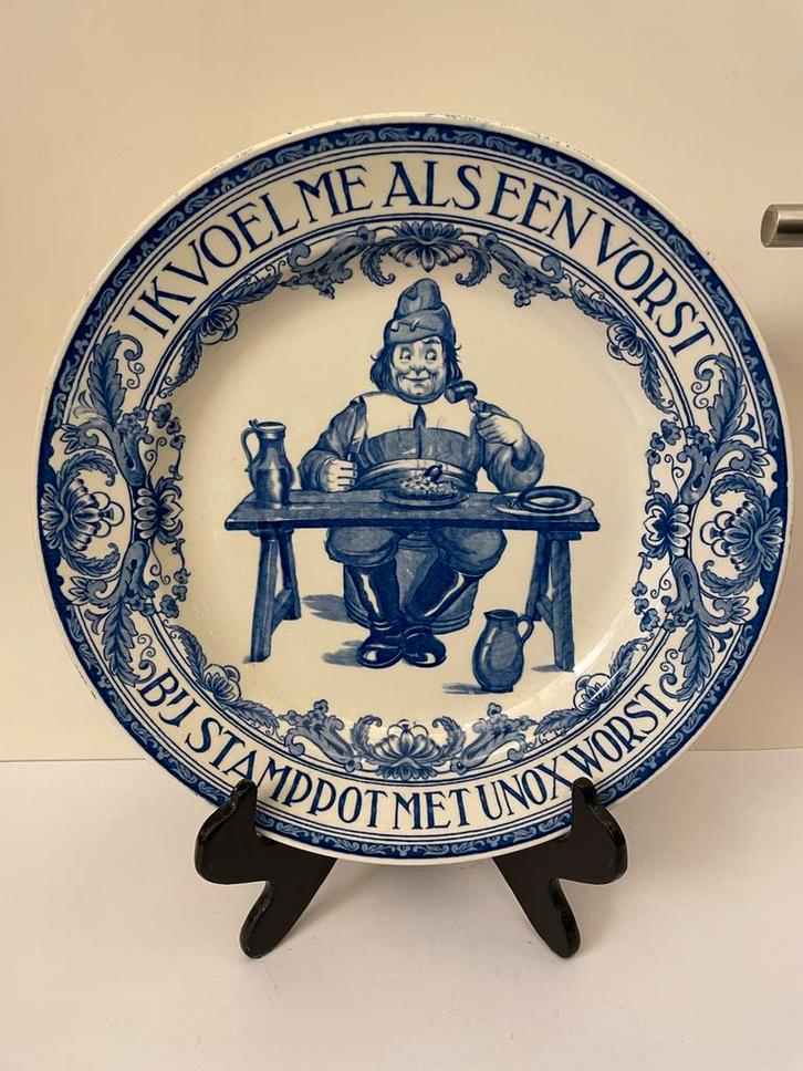 Delfts Blauw Bord - Ik voel me als een vorst “ UNOX WORST”, Antiek en Kunst, Antiek | Keramiek en Aardewerk, Ophalen of Verzenden