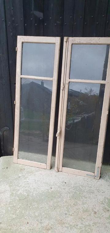 Set oude franse eiken ramen met espagnolet sluiting beschikbaar voor biedingen