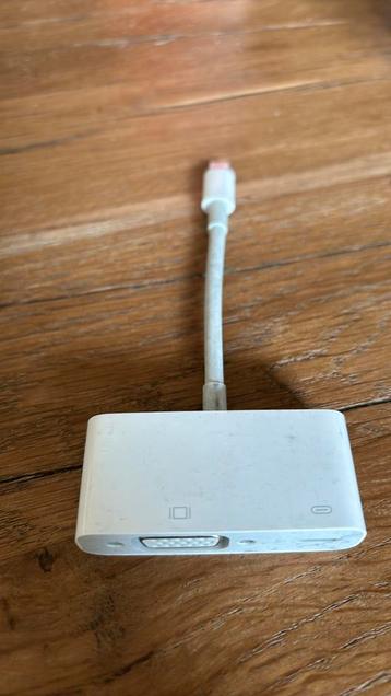 Apple adapter Lightning naar VGA iPhone iPad  beschikbaar voor biedingen