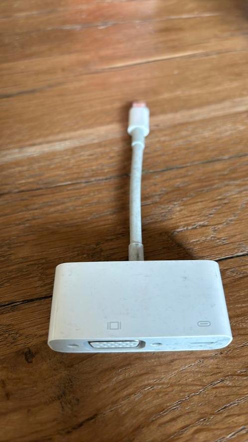 Apple adapter Lightning naar VGA iPhone iPad, Computers en Software, Pc- en Netwerkkabels, Gebruikt, Verzenden