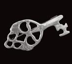 Zweedse zilveren sleutel broche - Gemerkt, Ophalen of Verzenden, Zilver, Broche